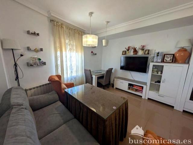 Piso en alquiler en Linares, Calle Reino Unido, 23700 photo 0