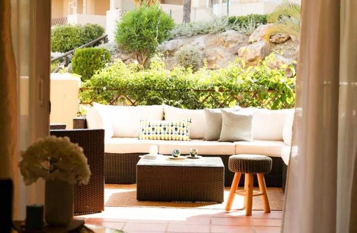 Apartamento en alquiler en Estepona, Bel Air photo 0