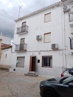 Casa con terreno en venta en Serradilla photo 0