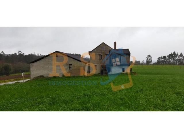 Casa con terreno en venta en Carballo photo 0