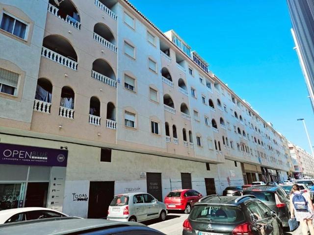 Aticos en venta en Torrevieja photo 0