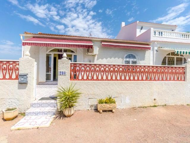 Bungalow en venta en Torrevieja, El Chaparral photo 0