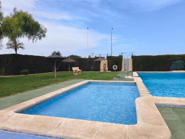 Bungalow en venta en Torrevieja, Paraje natural photo 0