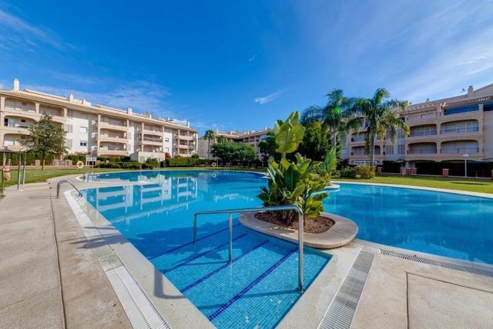 Apartamento en venta en Orihuela Costa, Playa Flamenca photo 0