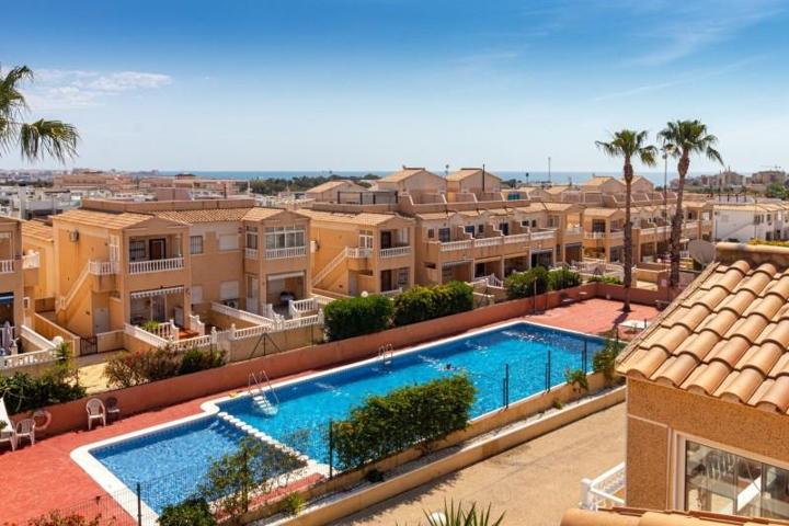 Casa en venta en Orihuela, Los Balcones Y los Altos photo 0