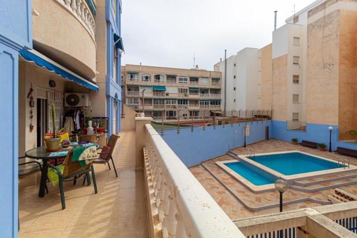 Apartamento en venta en Torrevieja, Centro photo 0