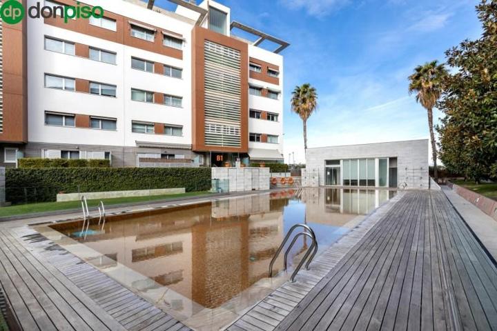 Planta baja en venta en Granada, Campus de la salud photo 0