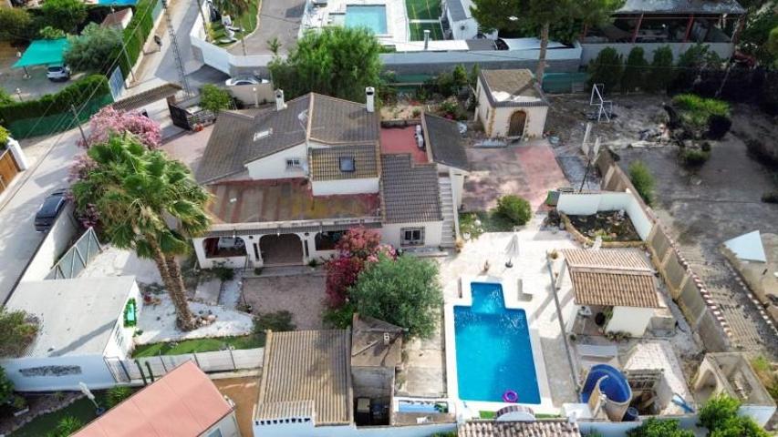 Casa con terreno en venta en Callosa de Segura, Comunidad valenciana photo 0