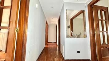 Piso en venta en Vitoria-Gasteiz, Lakua photo 0