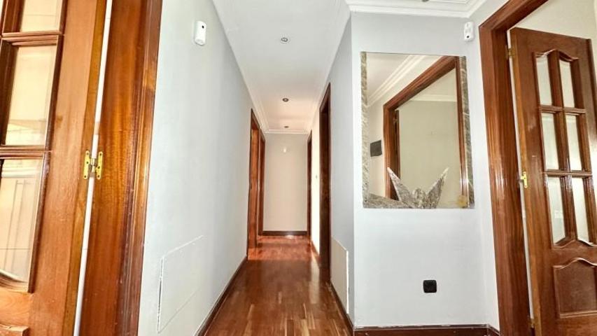 Piso en venta en Vitoria-Gasteiz, Lakua photo 0