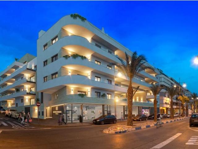 Apartamento en venta en Torrevieja, Centro - Muelle Pesquero photo 0