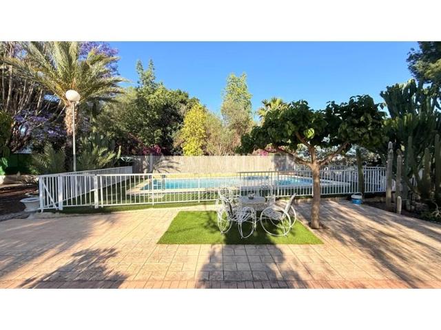 Chalet en venta en Elche photo 0