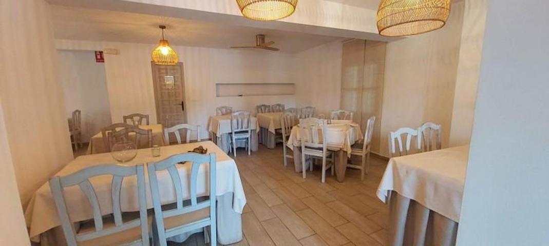 Local comercial en venta en Denia, Club Nautico photo 0