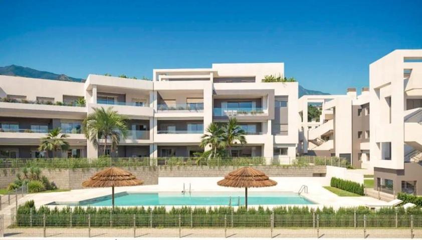 Aticos en venta en Estepona, Selwo, New Golden Mile photo 0