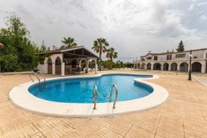 Casa con terreno en venta en Crevillent, Comunidad valenciana photo 0
