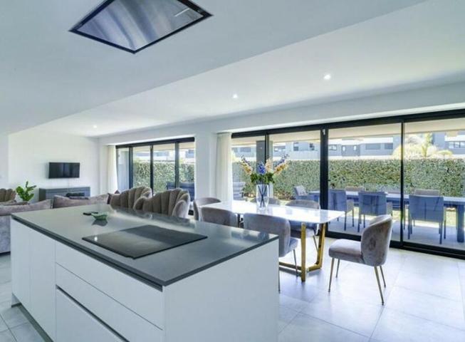Planta baja en venta en Estepona, Estepona East - Oasis325 photo 0