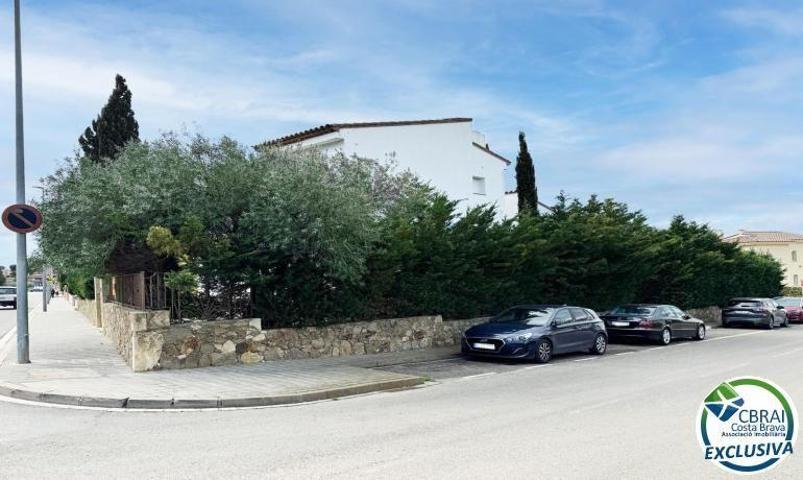 Chalet en venta en Roses photo 0