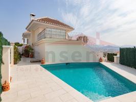 Chalet en venta en Vélez-Málaga photo 0