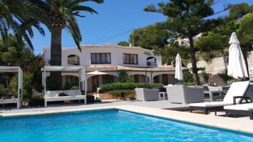 Edificio en venta en Benissa, Baladrar photo 0