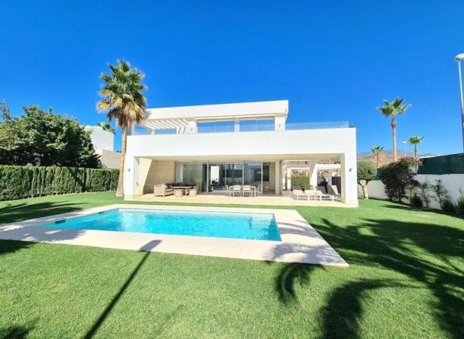 Chalet en alquiler en Marbella, Marbella Este - La Finca de Marbella photo 0