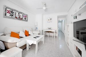 Apartamento en venta en Torrevieja, Playa del cura photo 0