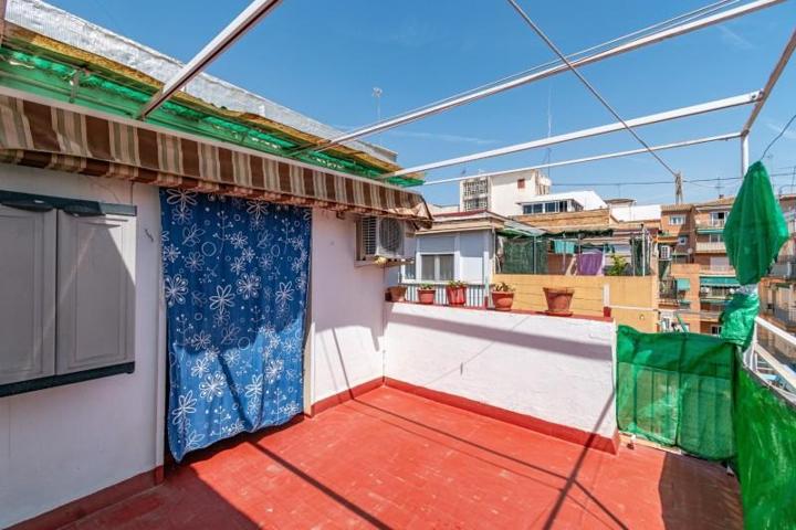 Aticos en venta en Granada, Zaidín photo 0