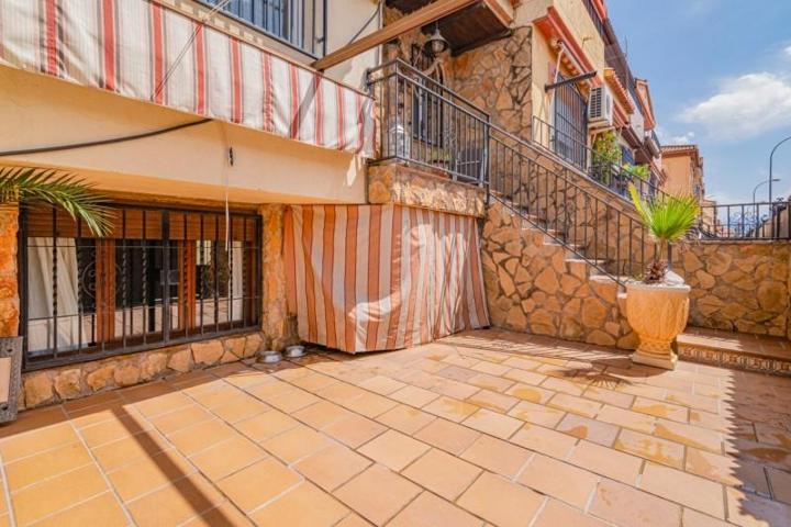 Adosada en venta en Belicena, Vega de granada zona noroeste photo 0