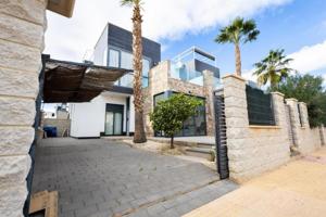 Bungalow en venta en Orihuela Costa photo 0