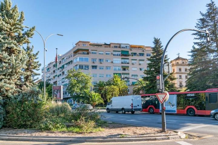 Piso en venta en Granada, Barrio San Lazaro photo 0