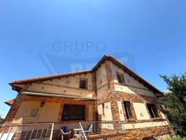 Chalet en venta en Palazuelos de Eresma, PARQUE ROBLEDO photo 0