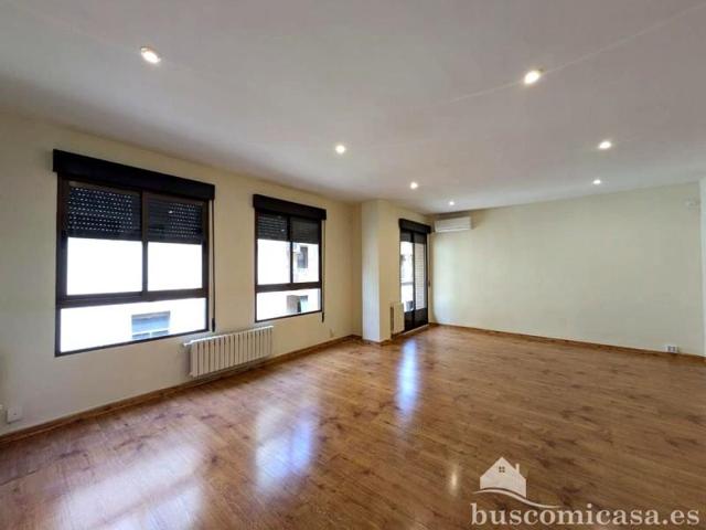 Piso en alquiler en Linares, Isaac peral, 23700 photo 0