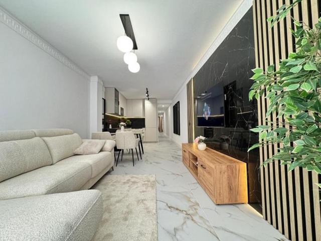 Apartamento en venta en Torrevieja photo 0