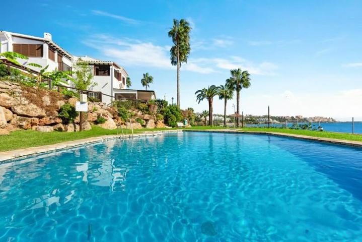 Adosada en venta en Estepona, Bahia Azul, Estepona West photo 0