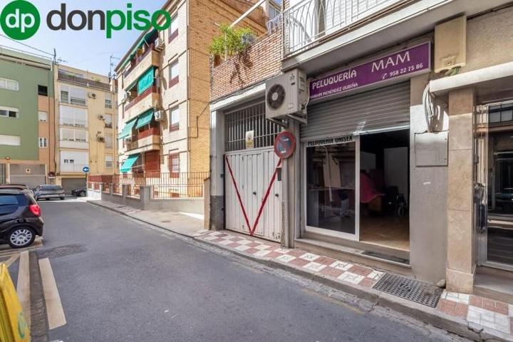 Local comercial en venta en Granada, Bola de oro photo 0