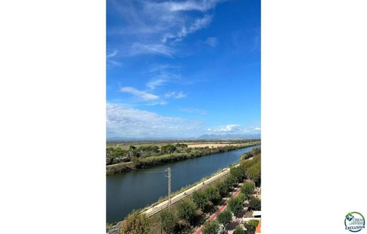Apartamento en venta en Empuriabrava photo 0