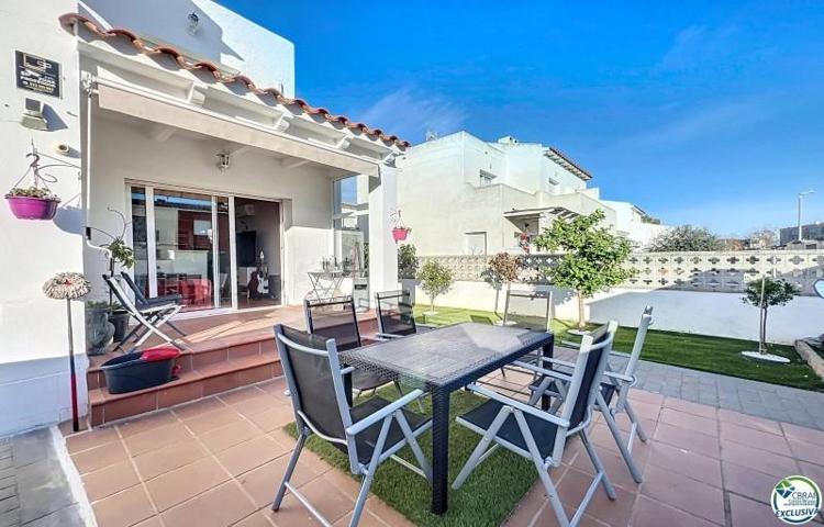 Chalet en venta en Empuriabrava photo 0