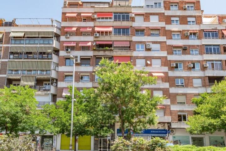 Piso en venta en Granada, Arabial photo 0