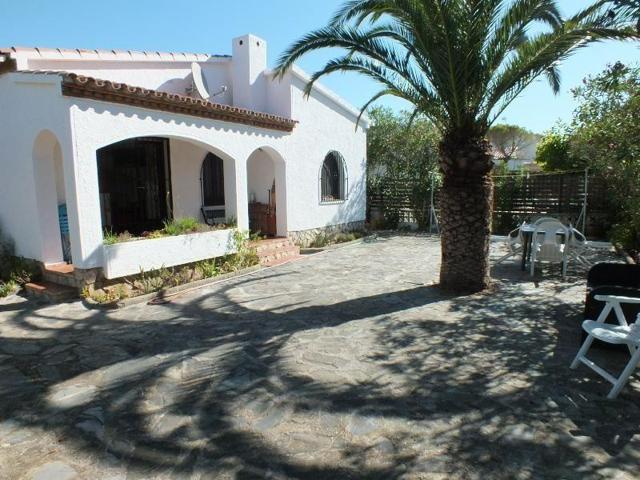Chalet en venta en Roses photo 0