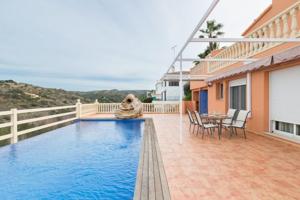 Casa en venta en Denia, Dénia photo 0