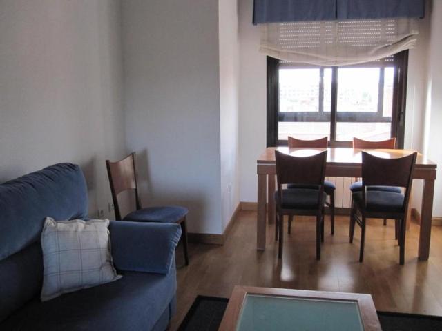 Apartamento en alquiler en Valladolid, Delicias photo 0