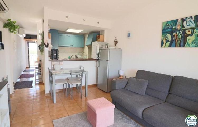 Apartamento en venta en Empuriabrava photo 0