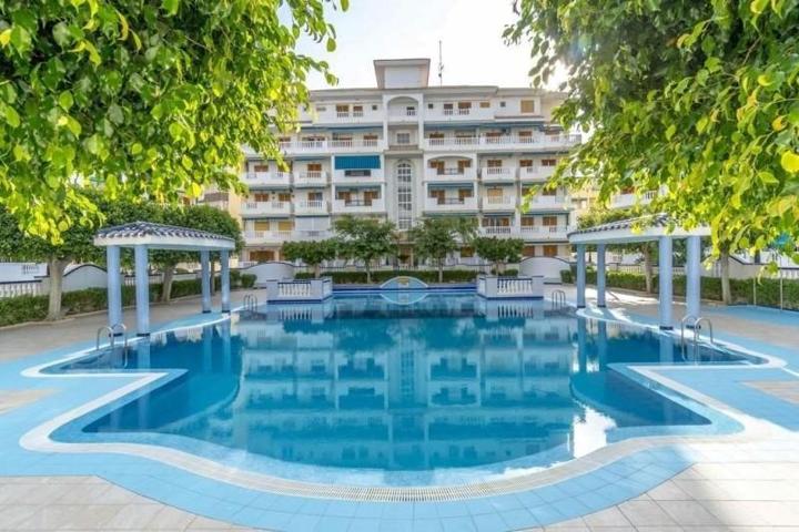 Apartamento en venta en Torrevieja, La Mata photo 0