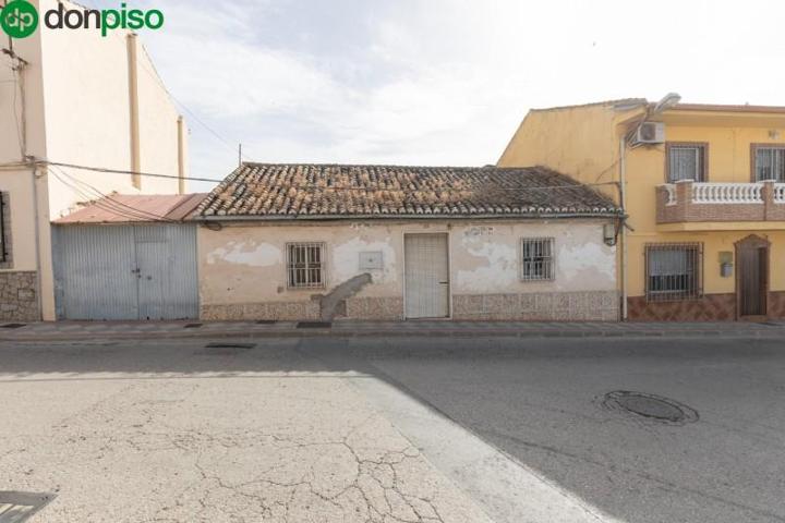 Casa en venta en Atarfe, Atarfe photo 0