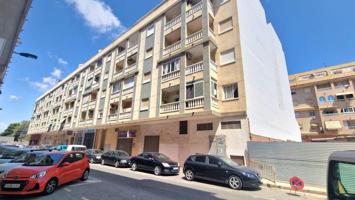 Piso en venta en Torrevieja, Centro photo 0