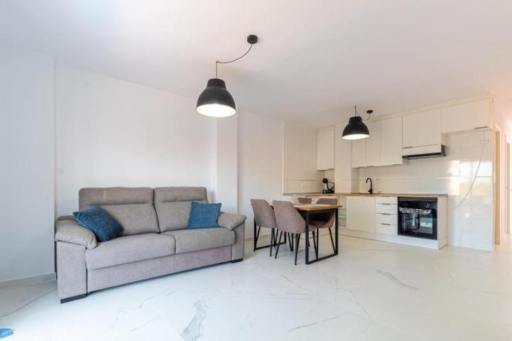 Apartamento en venta en Torrevieja, Punta Prima photo 0