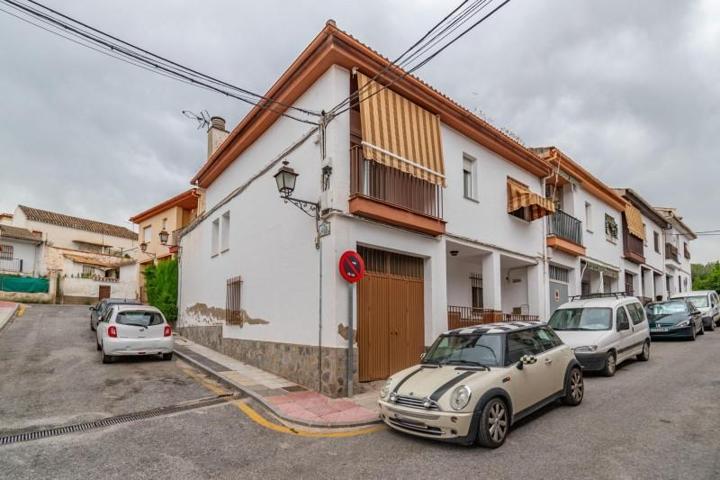Adosada en venta en Zubia, Centro photo 0