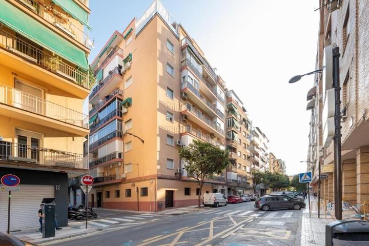 Aticos en venta en Granada, Alhamar photo 0