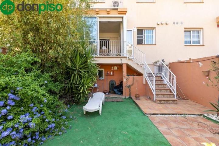 Adosada en venta en Ogíjares, Ogíjares photo 0