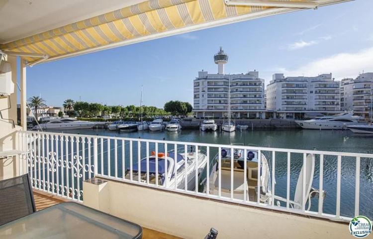 Apartamento en venta en Empuriabrava photo 0