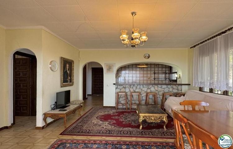 Chalet en venta en Roses photo 0